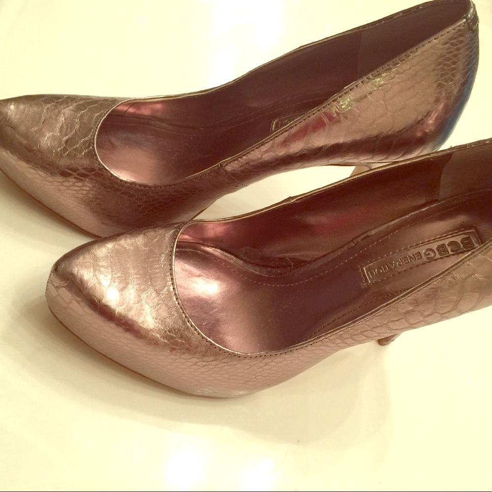 BCBG platform BRONZE heels $25
